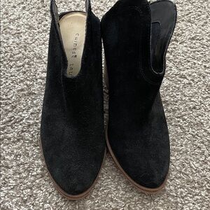 Chinese Laundry Black Suede Mule Clogs